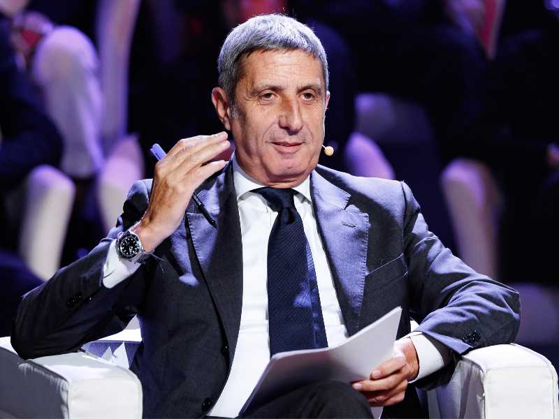 Chiocci ai suoi: “Qui c’è chi fa l’ufficio stampa dei partiti. Comandano. Ipocrita negarlo”