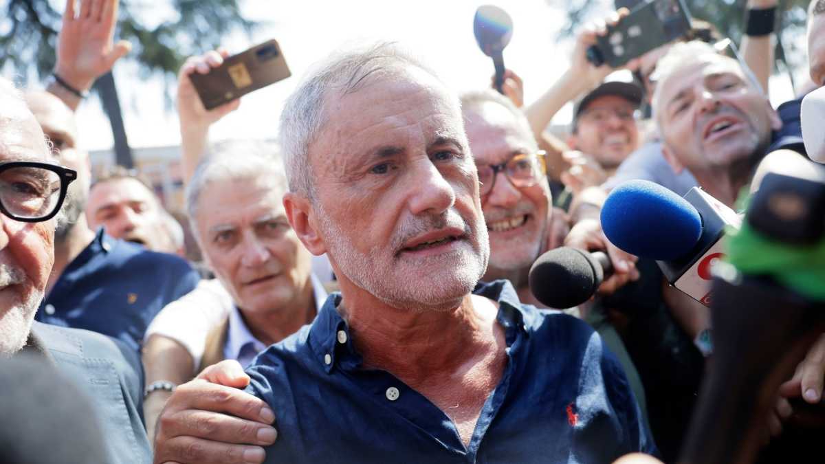 Immagine di Alemanno torna libero e ritrova i camerati, ma il fantasma è Vannacci