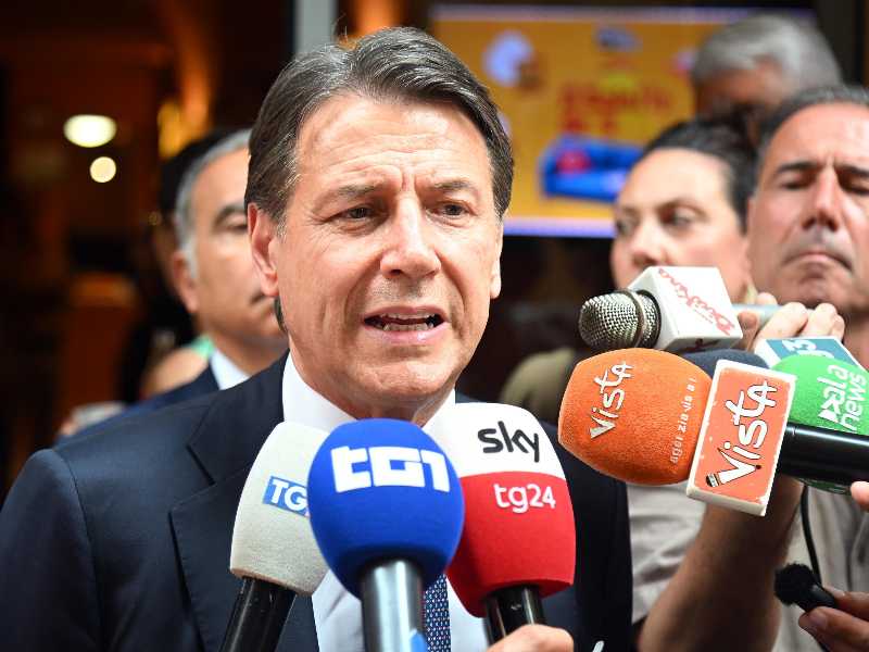 Conte a Napoli, elogio dell’amicizia per la scelta del leader