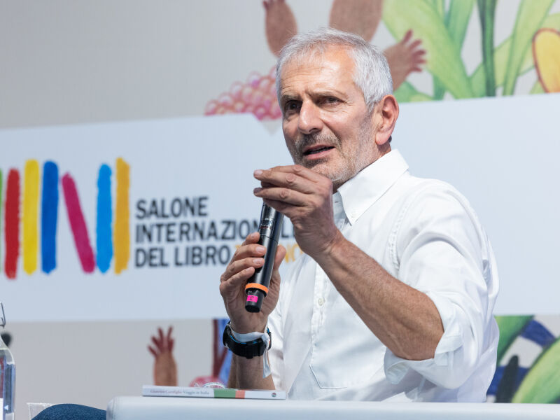 Alberto Leonardis: “Voglio fare il panino con La Stampa. Arriva Carofiglio!”