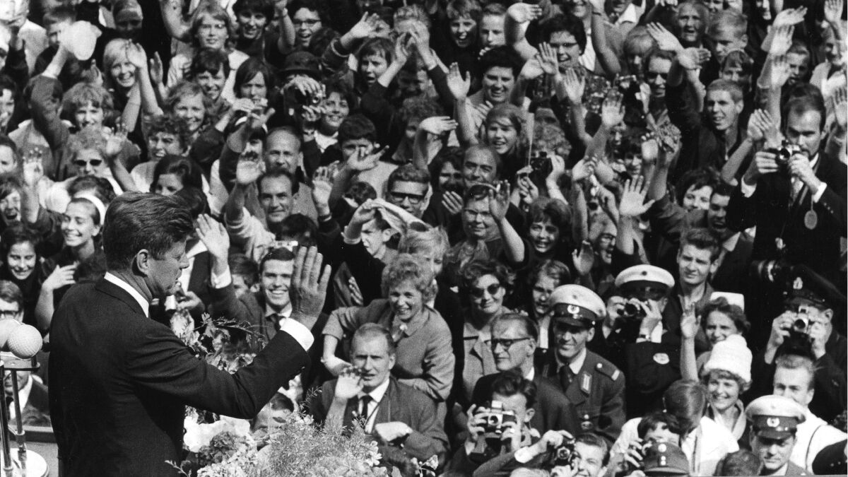 Immagine di La crisi d’identità dell’Europa, smarrita tra i nuovi fascismi di Stati Uniti e Russia