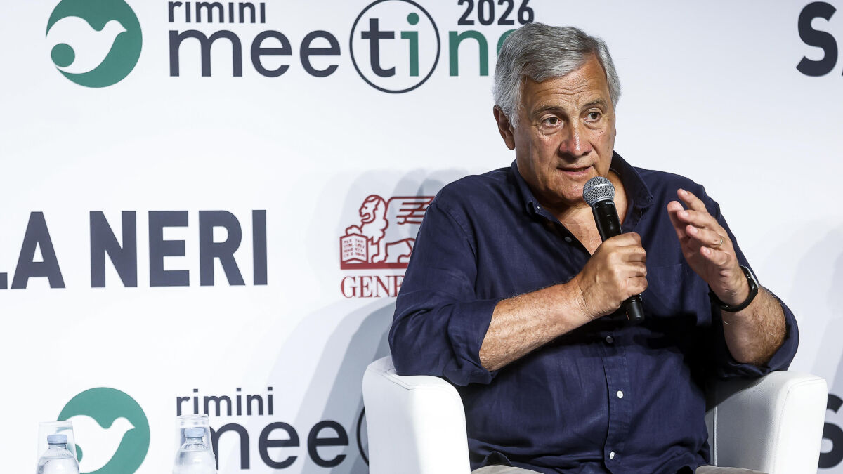 Immagine di Tajani attacca e si blinda. Ma al sud Forza Italia scricchiola