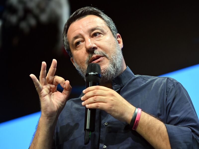 Salvini incontra l'ambasciatore russo e parla alla televisione di Mosca