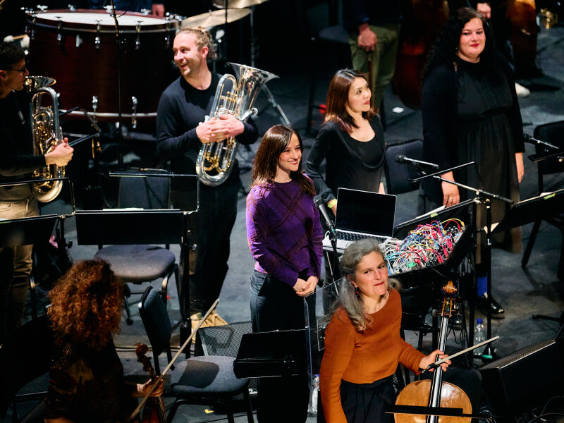 Dai canti sacri alla techno: Caterina Barbieri ci racconta la sua Biennale Musica di Venezia. “Sarà la mia ultima edizione, poi torno a comporre”