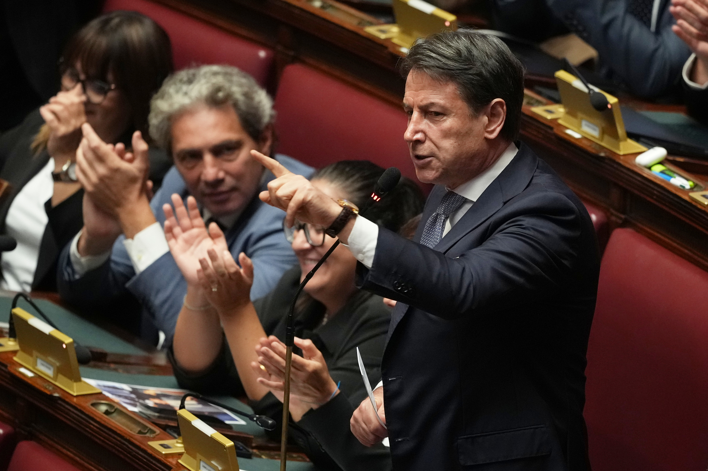 La forza di Giuseppe Conte contro le finte autocrazie